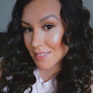 Meet your Posher, Eneida